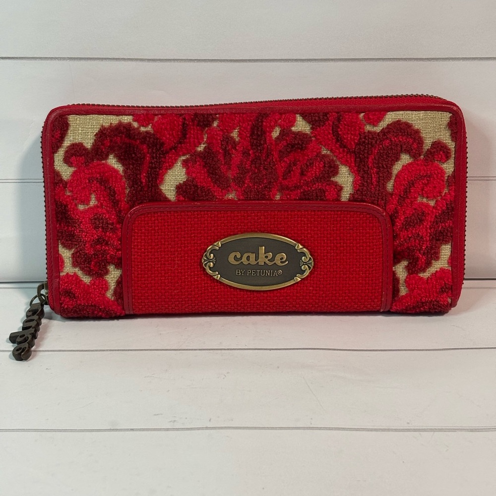 Cake By Petunia Wallet